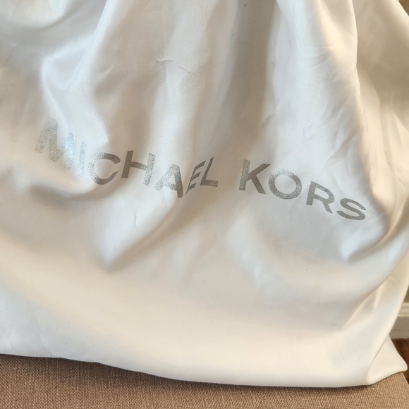 NWT Michael Kors Satchel Natural with Shoulder Strap - Picture 3 of 7